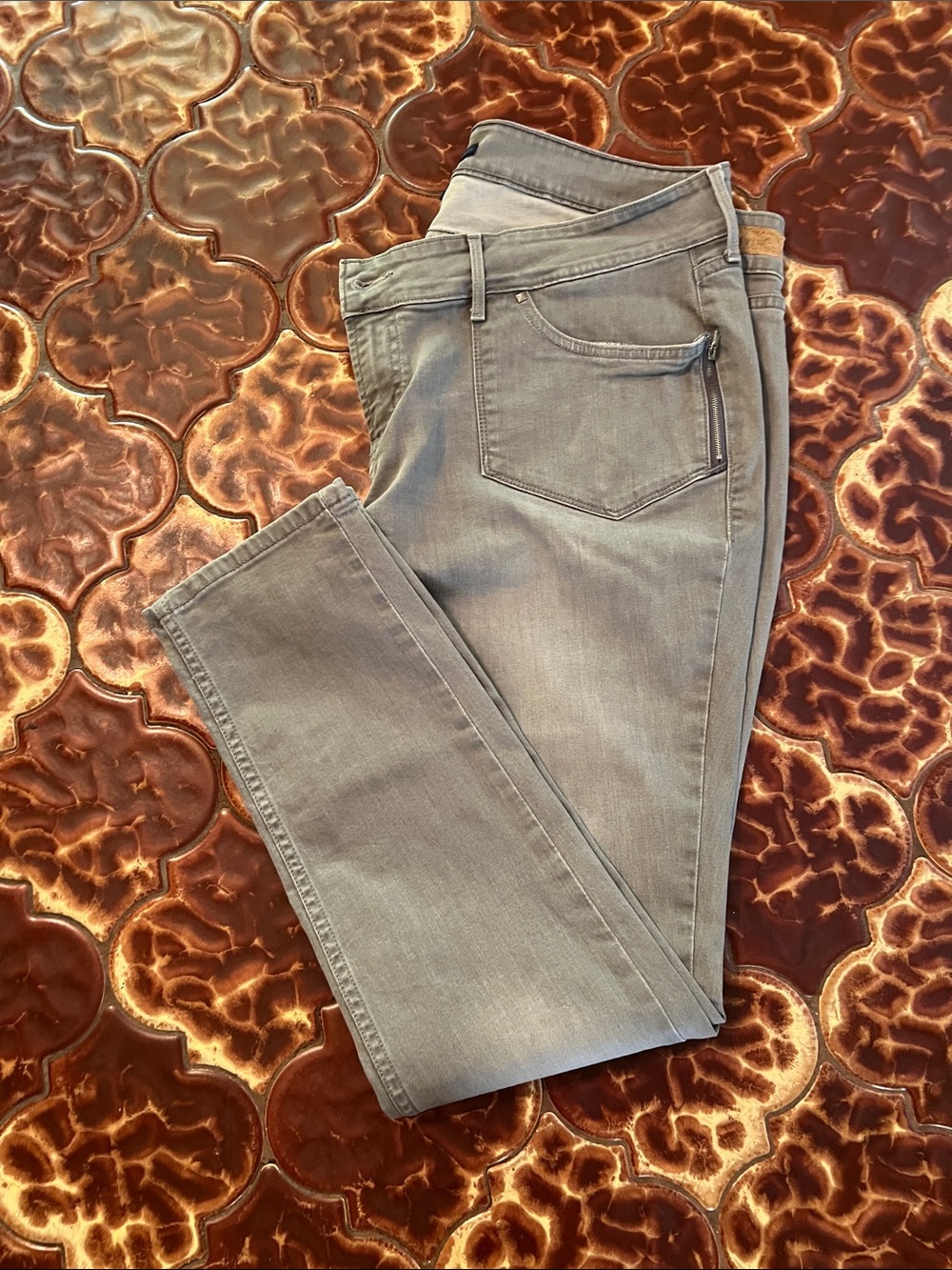 Levi's 542 Women's Light Gray Skinny Jeans Size 20